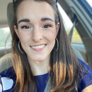 Meet your Posher, Caroline